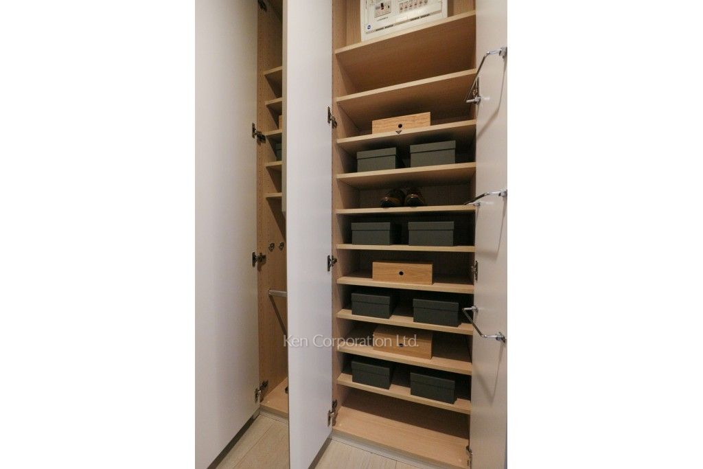 パークアクシスプレミア表参道の写真 シューズクローゼット※MODEL ROOM ※4階の同じ間取タイプを撮影。仕様が異なることがあります。