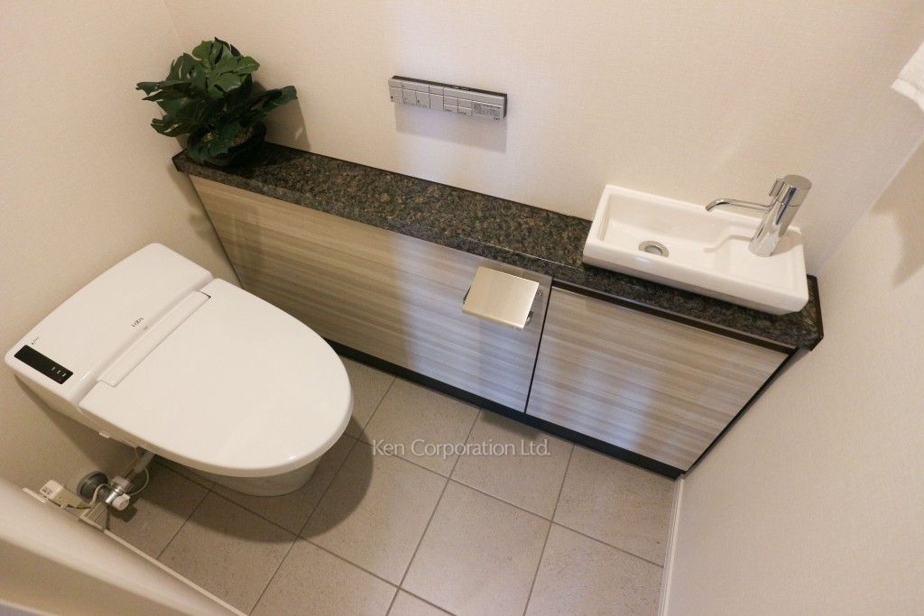 パークアクシスプレミア表参道の写真 トイレ※MODEL ROOM ※4階の同じ間取タイプを撮影。仕様が異なることがあります。