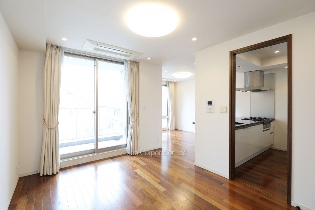 フォレセーヌ目黒平町の写真 リビングダイニング