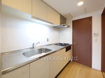 河田町ガーデン 1号棟の写真 キッチン ※8階の同じ間取タイプを撮影。仕様が異なることがあります。