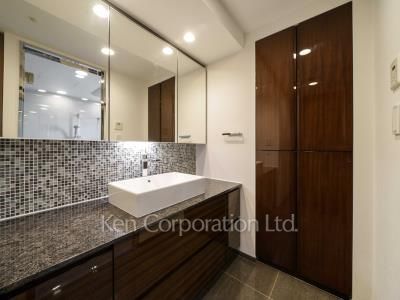 パウダールーム