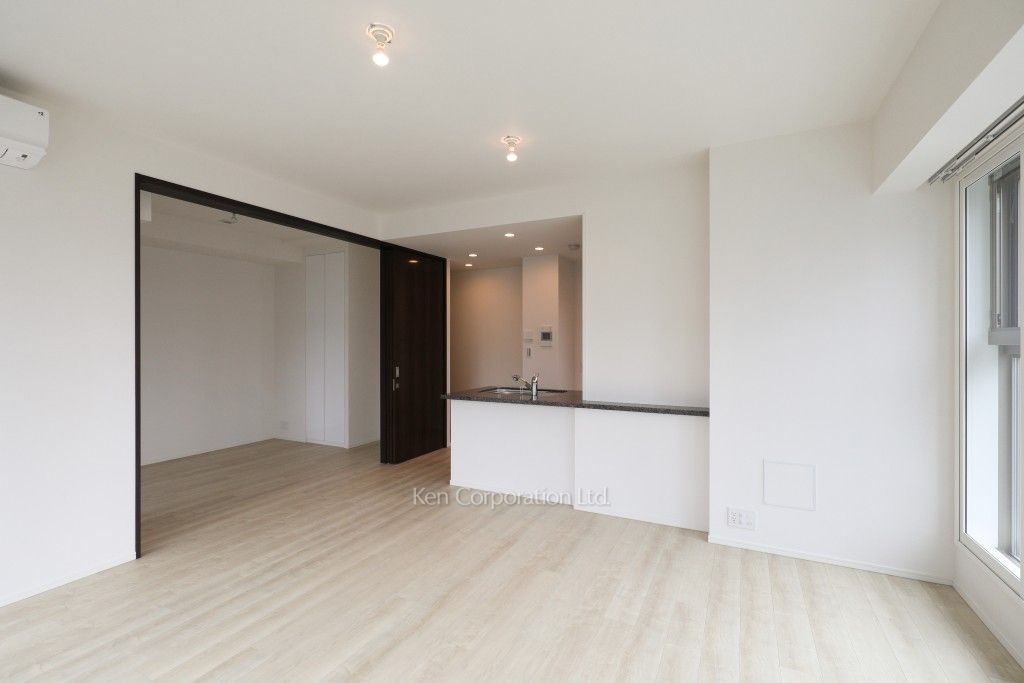 大崎ガーデンレジデンスの写真 居室（LDなど） ※9階の同じ間取タイプを撮影。仕様が異なることがあります。