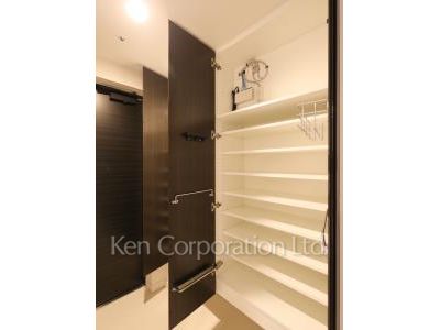 大崎ガーデンレジデンスの写真 シューズクローゼット ※19階の同じ間取タイプを撮影。仕様が異なることがあります。