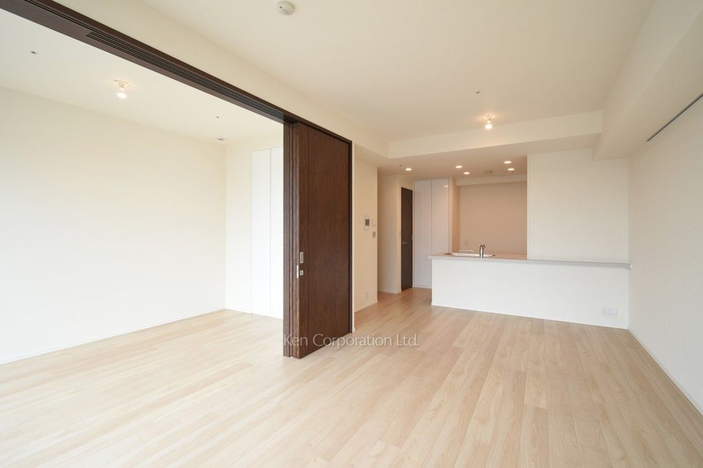 大崎ガーデンレジデンスの写真 居室（LDなど） ※12階の同じ間取タイプを撮影。仕様が異なることがあります。