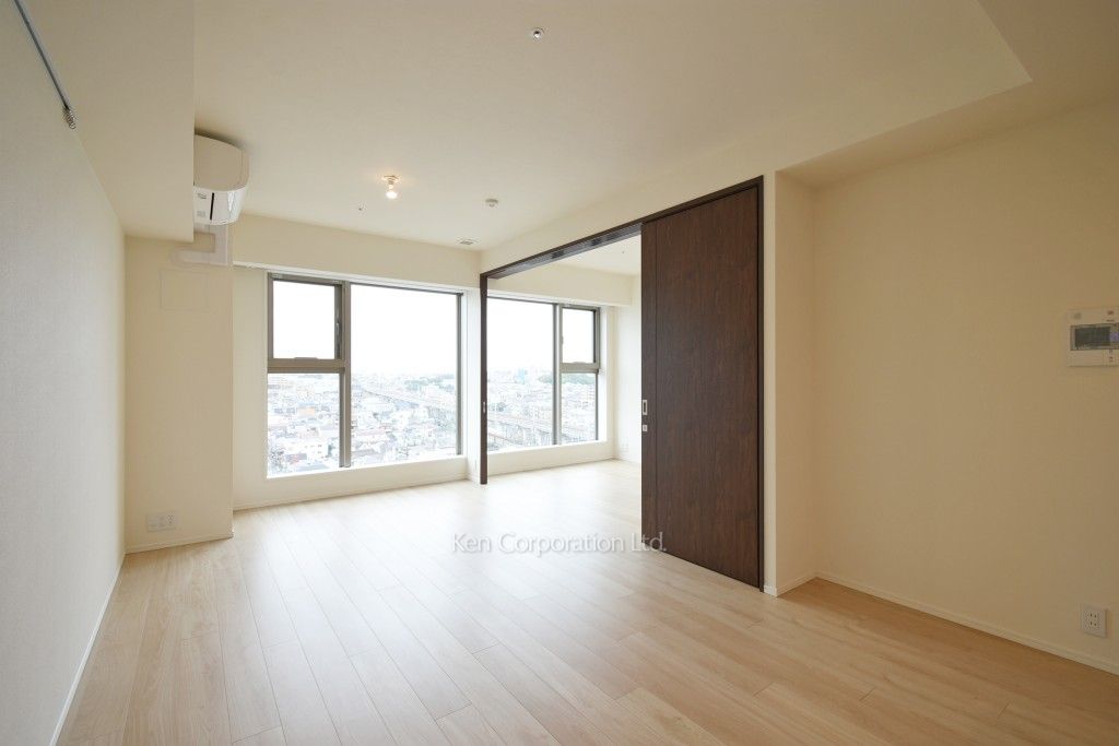 大崎ガーデンレジデンスの写真 居室（LDなど） ※12階の同じ間取タイプを撮影。仕様が異なることがあります。