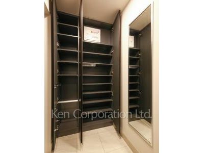 IBIS三番町の写真 シューズクローゼット ※3階の同じ間取タイプを撮影。仕様が異なることがあります。