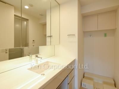 プライムガーデン西麻布の写真 パウダールーム※6階の同じ間取タイプを撮影。仕様が異なることがあります。