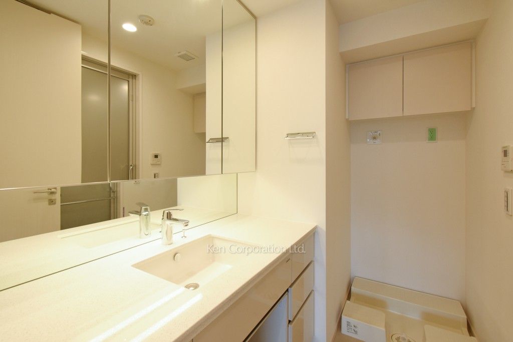 プライムガーデン西麻布の写真 パウダールーム※6階の同じ間取タイプを撮影。仕様が異なることがあります。