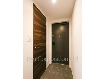 玄関 ※3階の同じ間取タイプを撮影。仕様が異なることがあります。