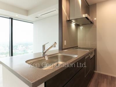 ラ・トゥール渋谷宇田川の写真 キッチン ※21階の同じ間取タイプを撮影。仕様が異なることがあります。