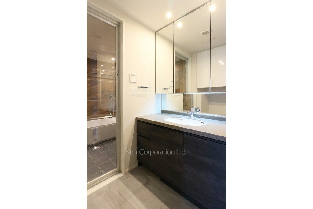 ラ・トゥール渋谷宇田川の写真 パウダールーム ※21階の同じ間取タイプを撮影。仕様が異なることがあります。