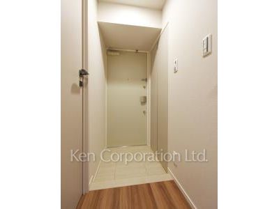 玄関 ※10階の同じ間取タイプを撮影。仕様が異なることがあります。