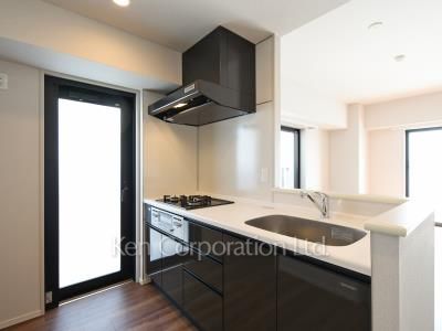 キッチン ※10階の同じ間取タイプを撮影。仕様が異なることがあります。