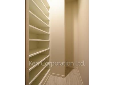 パークアクシス虎ノ門の写真 シューズインクローゼット ※10階の同じ間取タイプを撮影。仕様が異なることがあります。