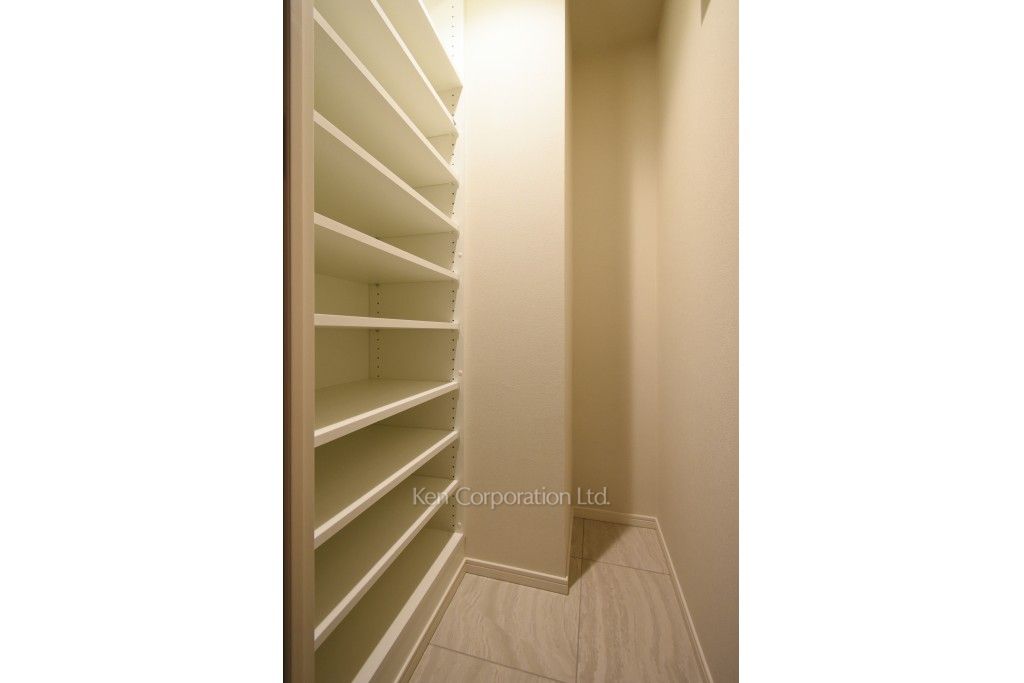 パークアクシス虎ノ門の写真 シューズインクローゼット ※10階の同じ間取タイプを撮影。仕様が異なることがあります。