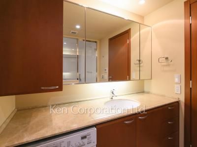 パウダールーム