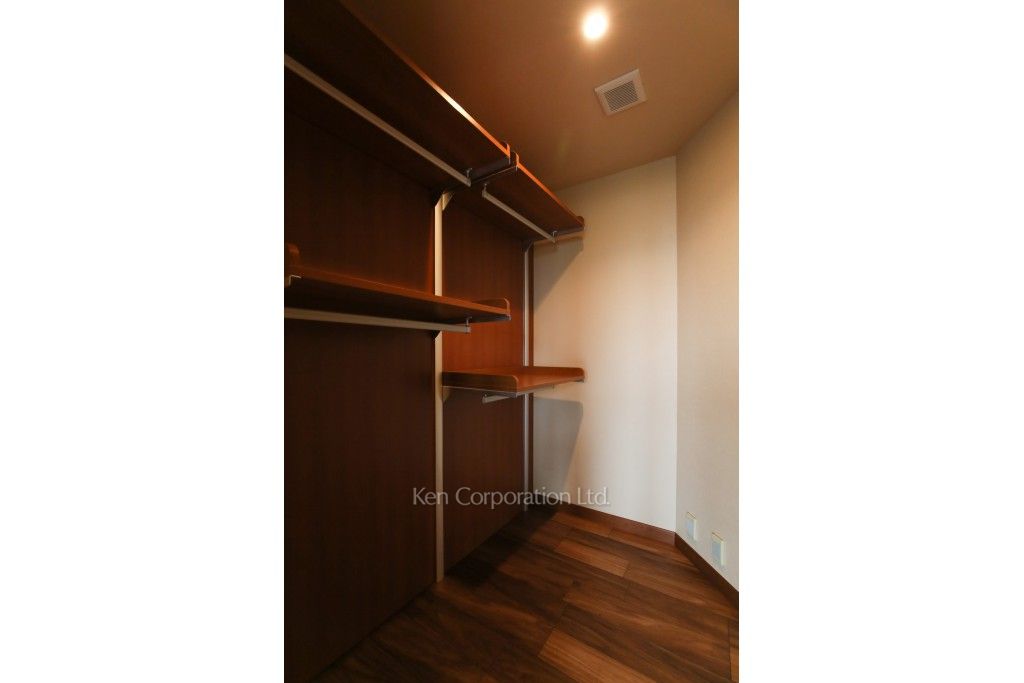 青山ザ・タワーの写真 ウォークインクローゼット