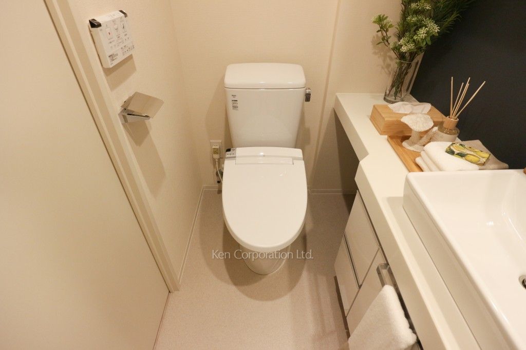 トイレ　※MODEL ROOM ※6階の同じ間取タイプを撮影。仕様が異なることがあります。（7階・1DK）  ※写真の無断転載禁止