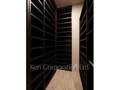 ラ・トゥール渋谷神南の写真 シューズインクローゼット ※9階の同じ間取タイプを撮影。仕様が異なることがあります。