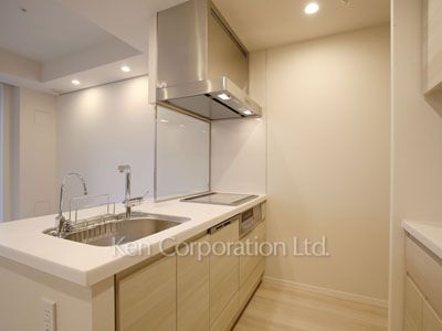 六本木グランドタワーレジデンスの写真 キッチン ※10階の同じ間取タイプを撮影。仕様が異なることがあります。