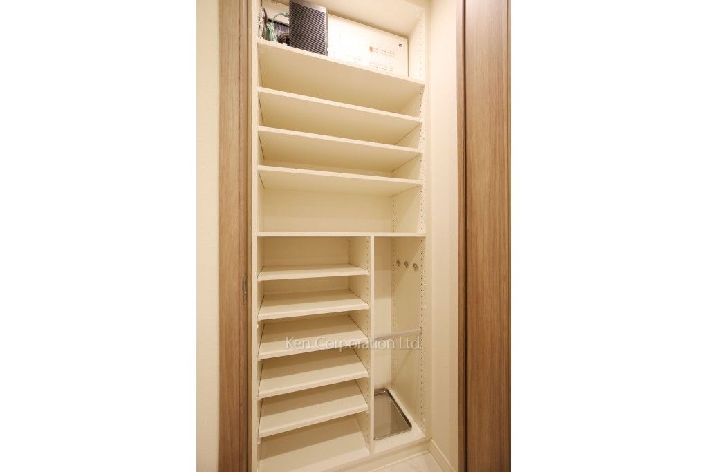 六本木グランドタワーレジデンスの写真 シューズインクローゼット ※10階の同じ間取タイプを撮影。仕様が異なることがあります。