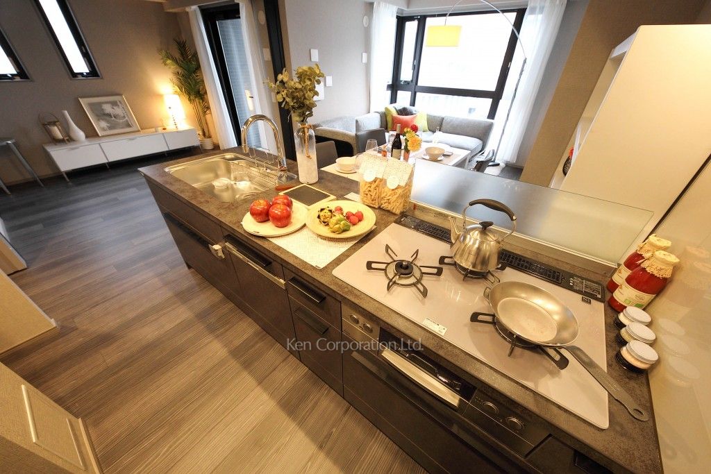 ジオイド三番町の写真 キッチン　※MODEL ROOM ※10階の同じ間取タイプを撮影。仕様が異なることがあります。