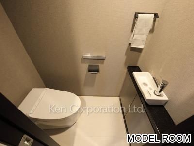 トイレ　※MODEL ROOM ※10階の同じ間取タイプを撮影。仕様が異なることがあります。
