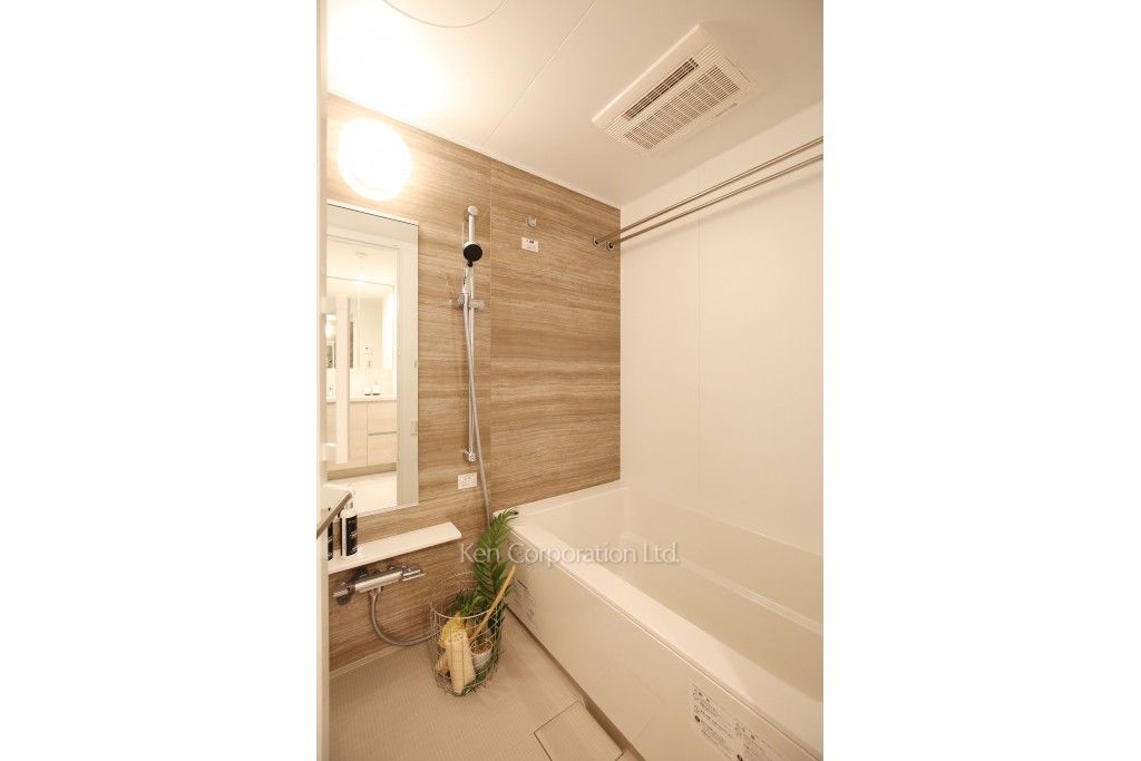 バスルーム　※MODEL ROOM ※4階の同じ間取タイプを撮影。仕様が異なることがあります。（10階・1LDK）  ※写真の無断転載禁止