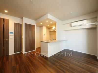 居室（LDなど） ※9階の同じ間取タイプを撮影。仕様が異なることがあります。