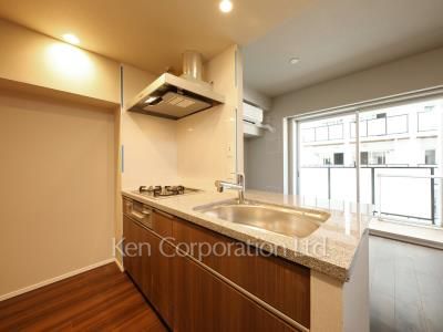 キッチン ※9階の同じ間取タイプを撮影。仕様が異なることがあります。