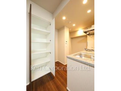 キッチン ※9階の同じ間取タイプを撮影。仕様が異なることがあります。