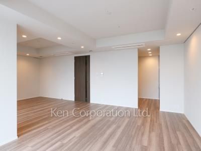 ラ・トゥール渋谷宇田川の写真 居室（LDなど） ※21階の同じ間取タイプを撮影。仕様が異なることがあります。