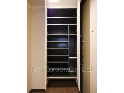 シューズクローゼット ※12階の同じ間取タイプを撮影。仕様が異なることがあります。