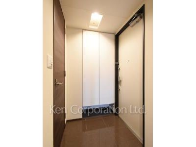 玄関 ※12階の同じ間取タイプを撮影。仕様が異なることがあります。