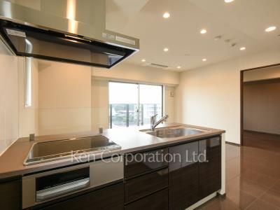 キッチン ※12階の同じ間取タイプを撮影。仕様が異なることがあります。