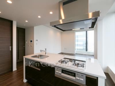 Dマークス西新宿タワーの写真 キッチン ※28階の同じ間取タイプを撮影。仕様が異なることがあります。