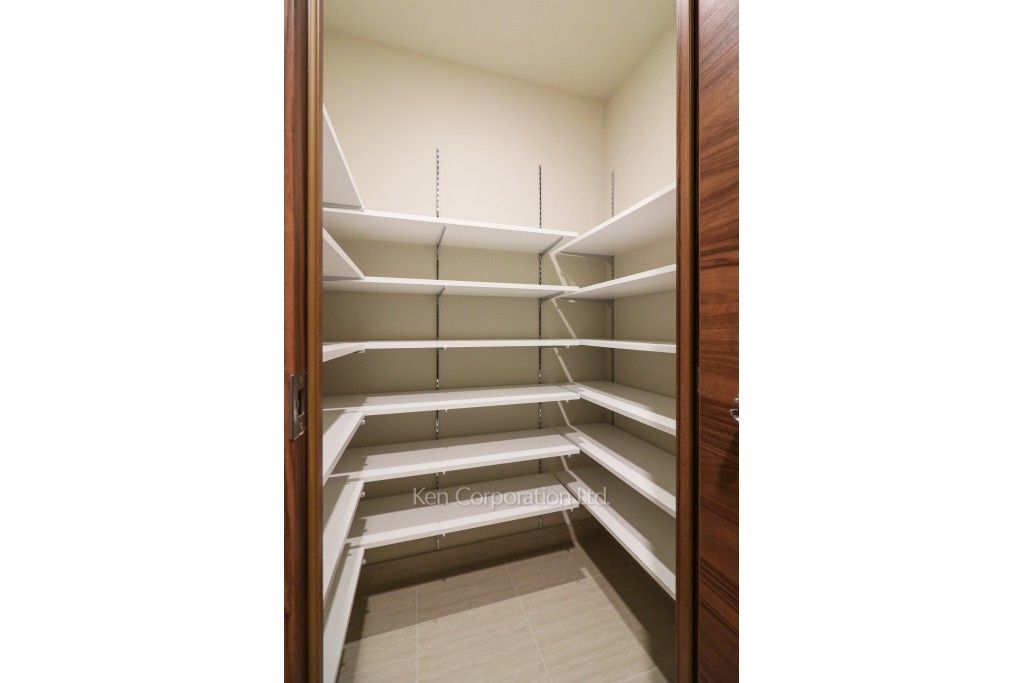 東京ポートシティ竹芝 レジデンスタワーの写真 シューズインクローゼット ※17階の同じ間取タイプを撮影。仕様が異なることがあります。