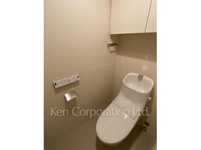 トイレ ※9階の同じ間取タイプを撮影。仕様が異なることがあります。（6階・2DK）  ※写真の無断転載禁止