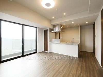 東京ポートシティ竹芝 レジデンスタワーの写真 居室（LDなど） ※14階の同じ間取タイプを撮影。仕様が異なることがあります。