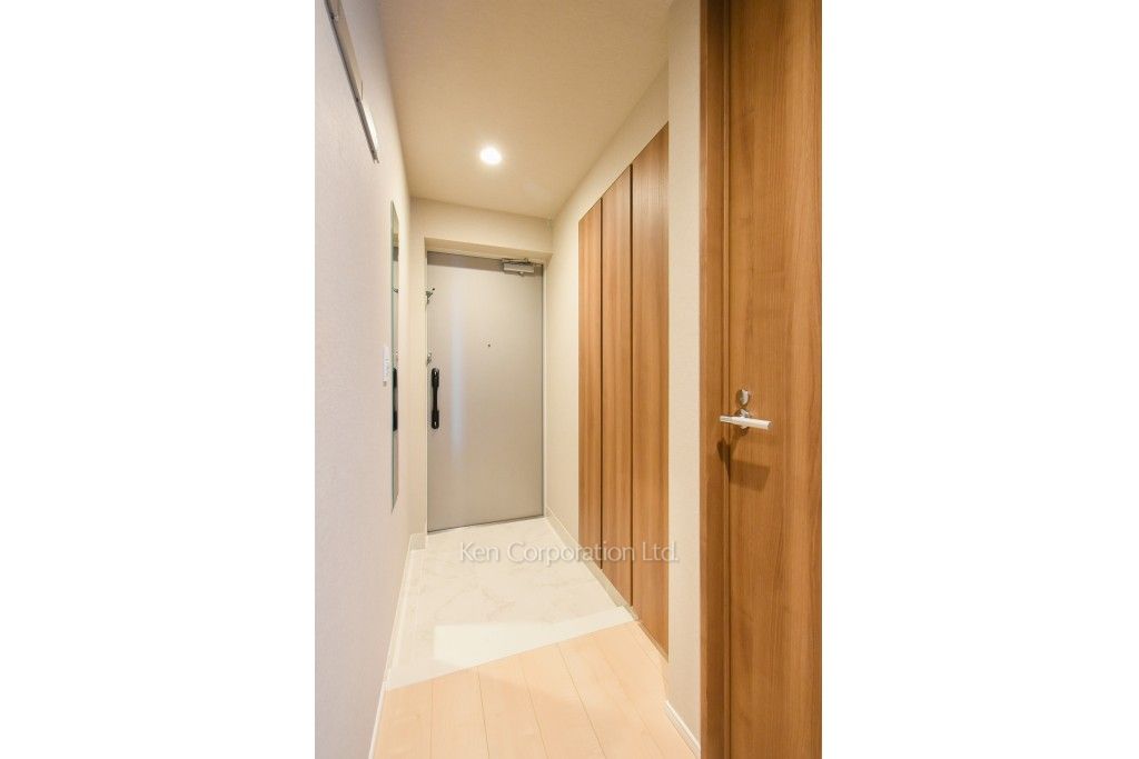 LIBRGRANT西新宿の写真 玄関 ※10階の同じ間取タイプを撮影。仕様が異なることがあります。