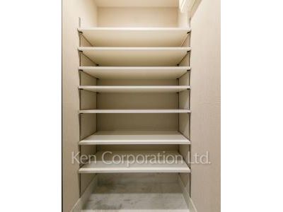 サンウッド広尾の写真 シューズインクローゼット