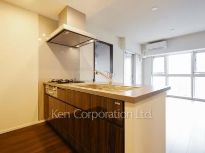 ドゥーエ月島Ⅱの写真 キッチン ※10階の同じ間取タイプを撮影。仕様が異なることがあります。