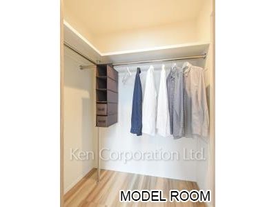 ドゥーエ月島Ⅱの写真 ウォークインクローゼット　※MODEL ROOM