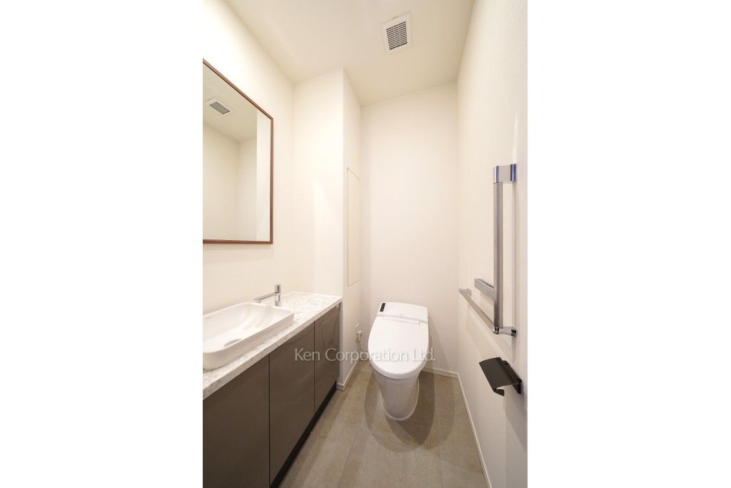 クラス青山の写真 トイレ ※22階の同じ間取タイプを撮影。仕様が異なることがあります。