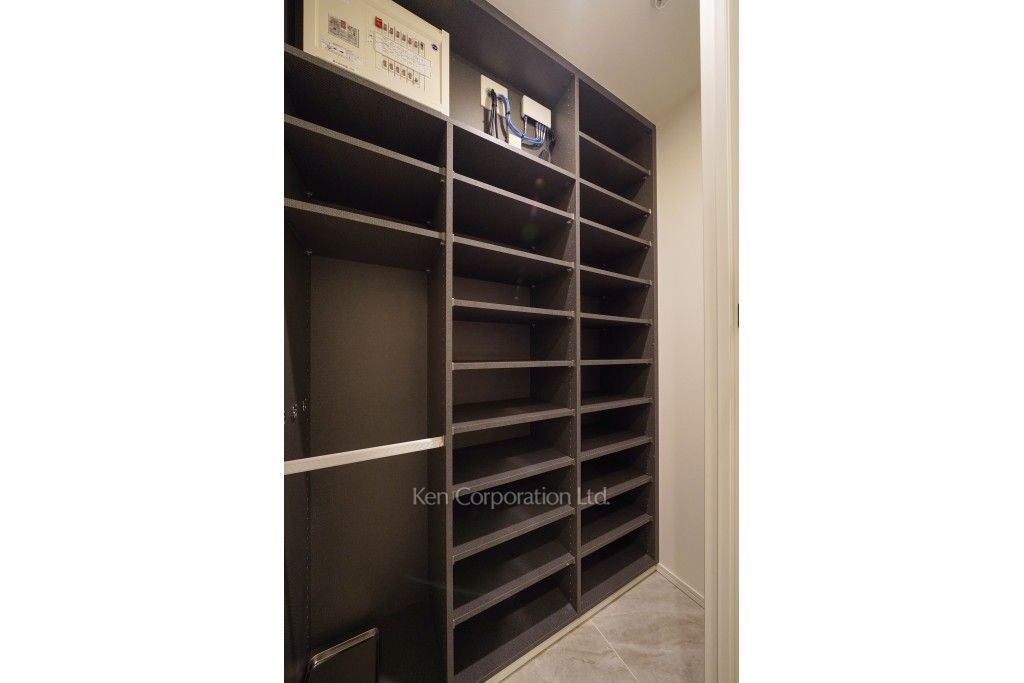 クラス青山の写真 シューズインクローゼット ※6階の同じ間取タイプを撮影。仕様が異なることがあります。