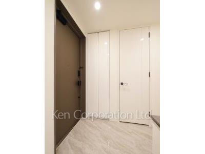 玄関 ※6階の同じ間取タイプを撮影。仕様が異なることがあります。