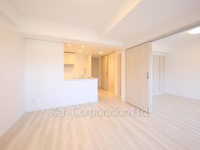 プレール・ドゥーク新宿Westの写真 居室（LDなど）