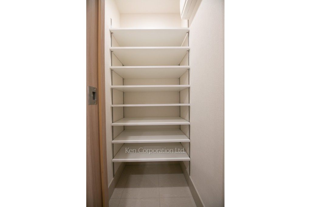 オーパスレジデンス銀座イーストの写真 シューズインクローゼット ※6階の同じ間取タイプを撮影。仕様が異なることがあります。