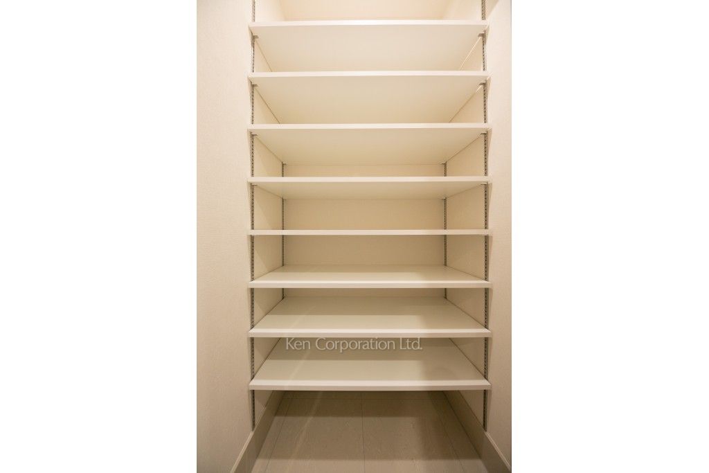 オーパスレジデンス銀座イーストの写真 シューズインクローゼット ※6階の同じ間取タイプを撮影。仕様が異なることがあります。