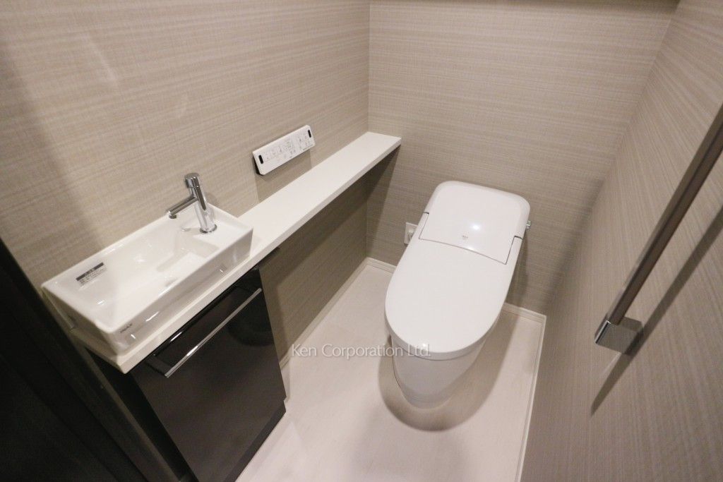 トイレ ※10階の同じ間取タイプを撮影。仕様が異なることがあります。
